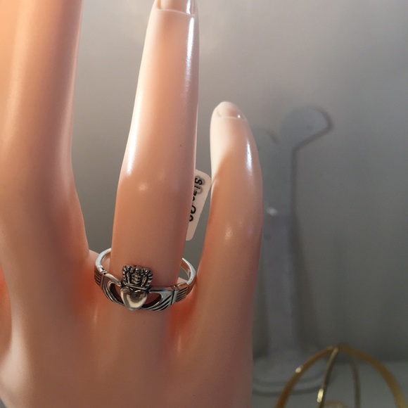 Sterling Silver Irish Claddagh Ring - Picture 2 of 8